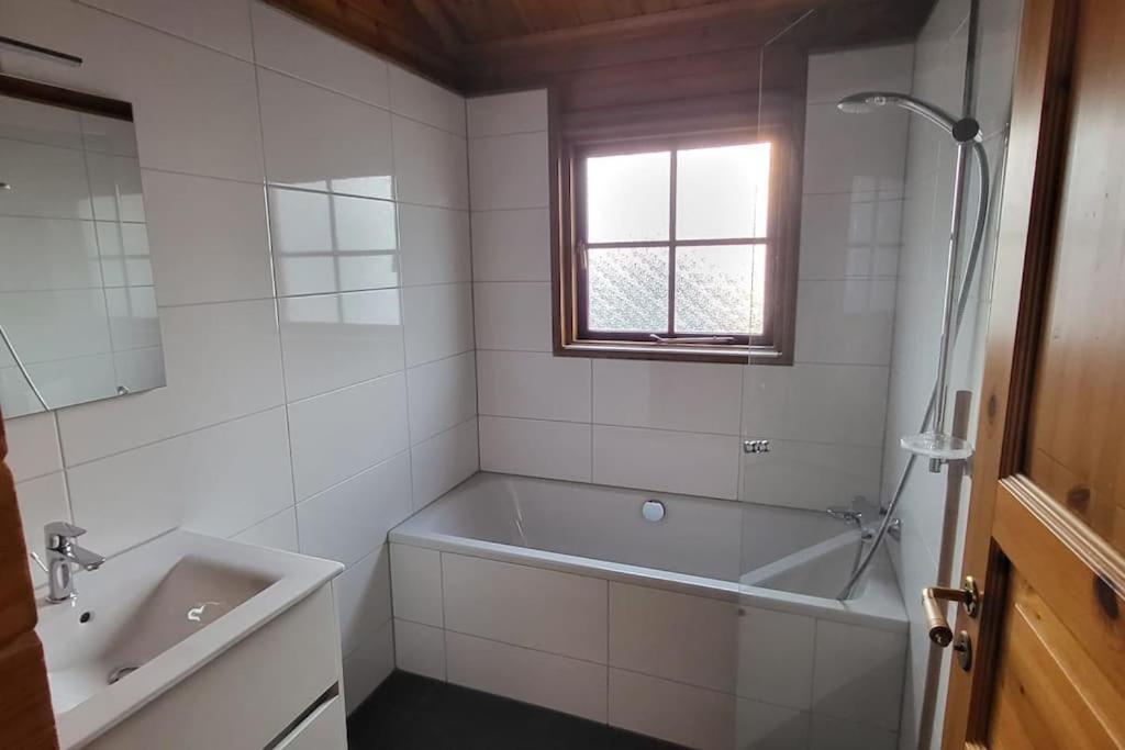 Wellness Bungalow Uppsala Gramsbergen Bagian luar foto